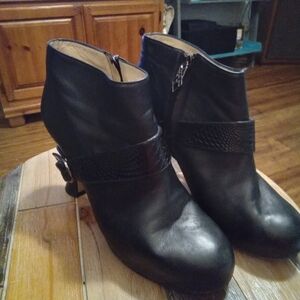 Marchez Vous by Yeardly Smith Italian Leather Napa Black Ankle Boots Siz…